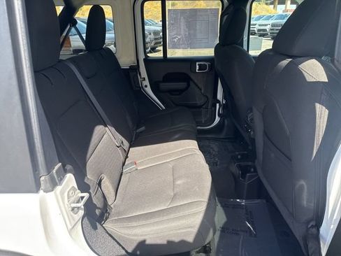 Used 2022 Jeep Wrangler Unlimited Sport AWD/4WD image 29