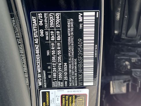 Used 2025 Mercedes-Benz GLC 300 4MATIC image 42