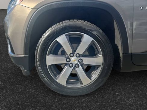 Used 2018 Chevrolet Traverse LT FWD image 4