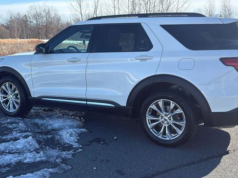 Used 2020 Ford Explorer XLT w/ Equipment Group 202A image 13