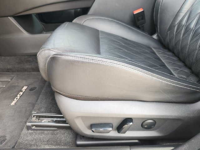 Used 2021 Nissan Rogue Platinum FWD image 23
