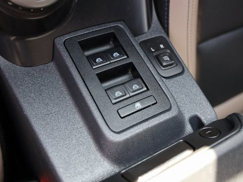 Used 2024 Ford Bronco Wildtrak image 21