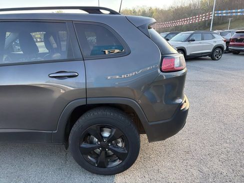 Used 2019 Jeep Cherokee Latitude Plus image 7