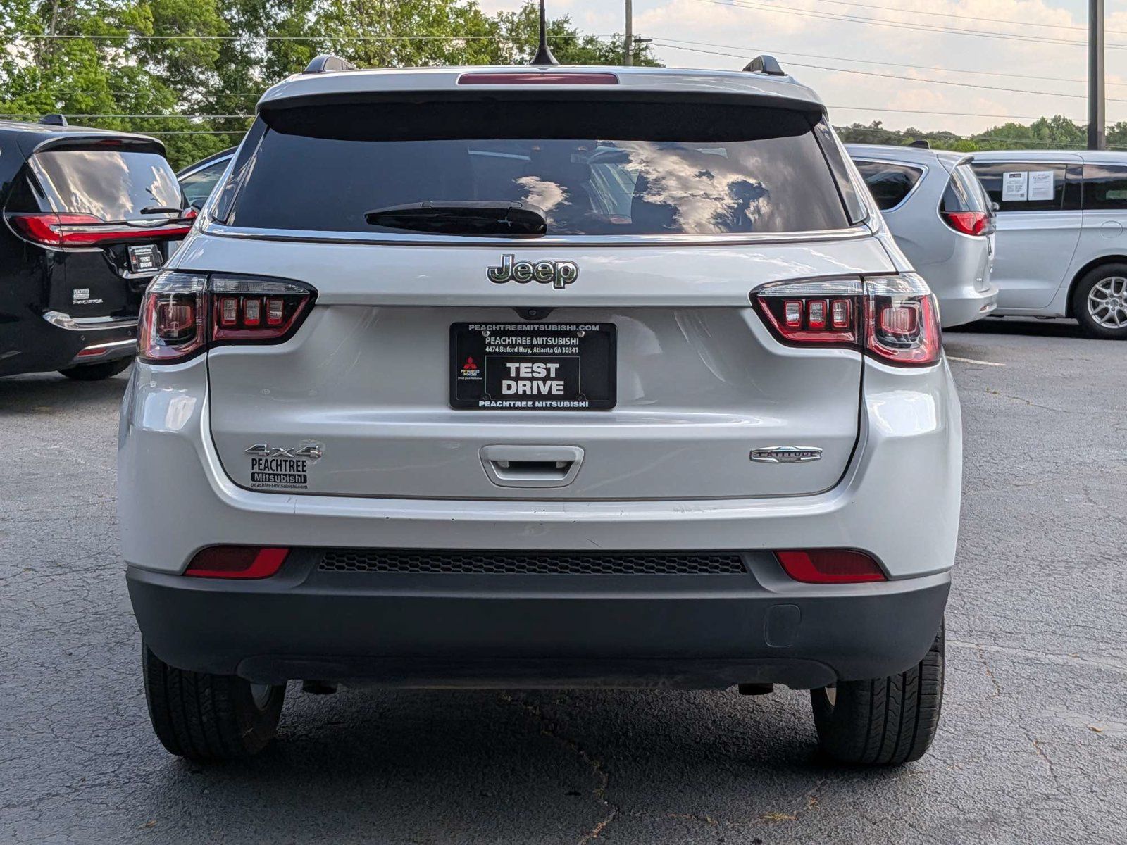 Used 2024 Jeep Compass Latitude AWD/4WD image 5