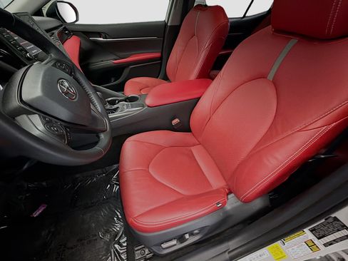 Used 2023 Toyota Camry SE FWD image 11