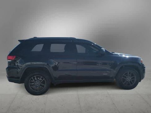 Used 2016 Jeep Grand Cherokee Laredo 75th Anniversary image 9
