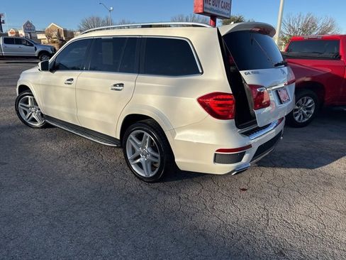 Used 2015 Mercedes-Benz GL 550 4MATIC image 23