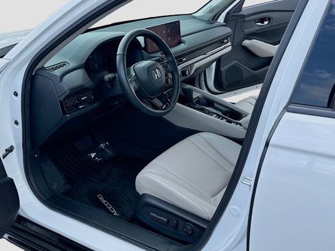 Used 2023 Honda Accord EX-L image 11