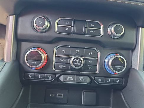 Used 2021 GMC Yukon XL SLT RWD image 26
