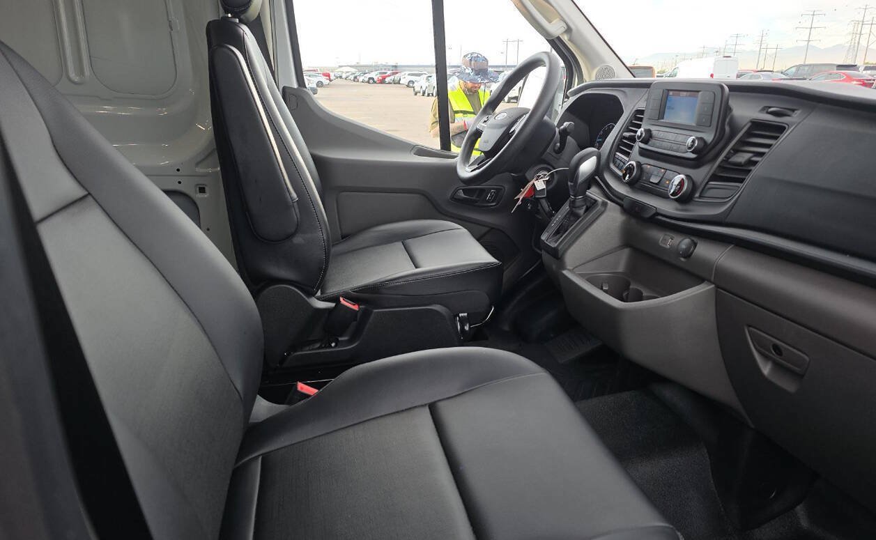 Used 2025 Ford Transit 350 148 Medium Roof AWD image 10