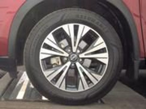 Used 2023 Nissan Rogue SV image 7