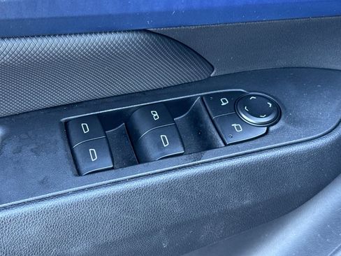 Used 2025 Chevrolet Equinox EV LT w/ Convenience Package image 13