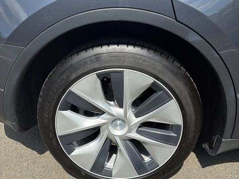 Used 2021 Tesla Model Y Long Range AWD/4WD image 6