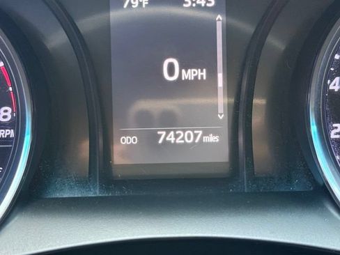 Used 2019 Toyota Camry SE w/ Carpet Mat Package FWD image 15