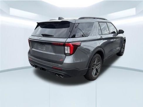 Used 2025 Ford Explorer ST RWD image 6