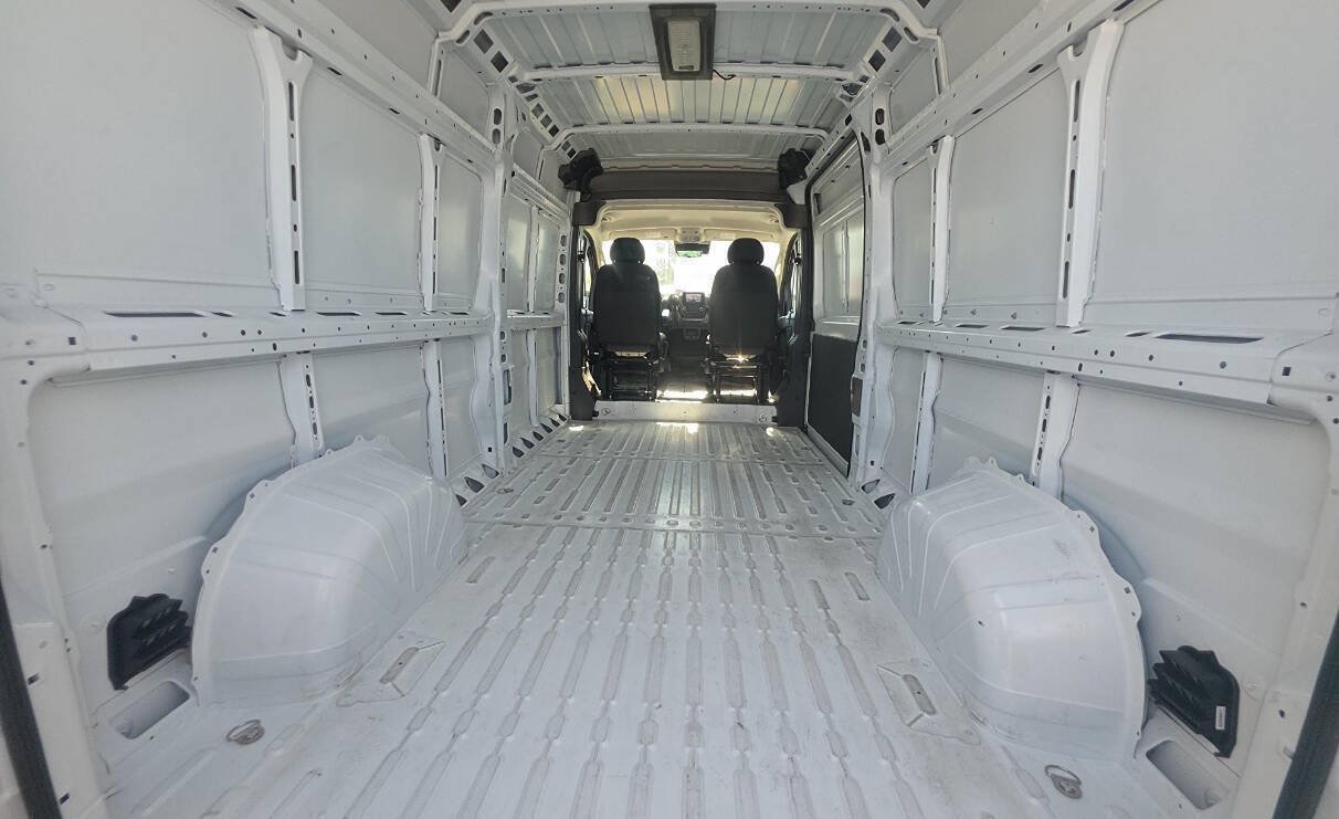 Used 2024 RAM ProMaster 2500 w/ Safety Group FWD image 7