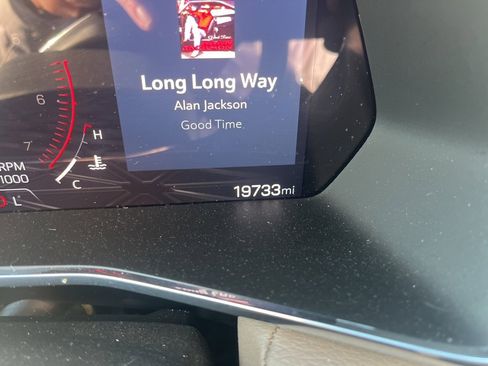 Used 2024 GMC Canyon Denali image 17