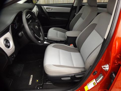 Used 2017 Toyota Corolla LE image 17