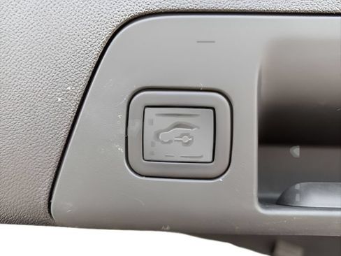 Used 2024 Buick Envision Avenir AWD/4WD image 20