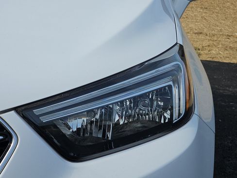 Certified 2019 Buick Encore Preferred FWD image 9