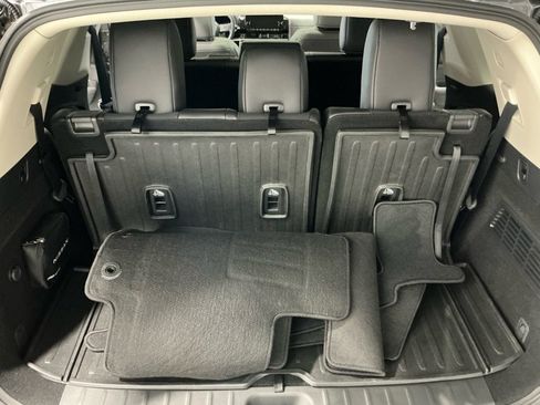 Used 2024 Nissan Pathfinder Platinum w/ Cargo Package image 35