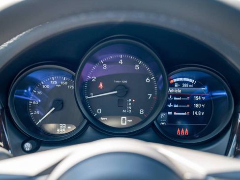 New 2026 Porsche Macan AWD/4WD image 16