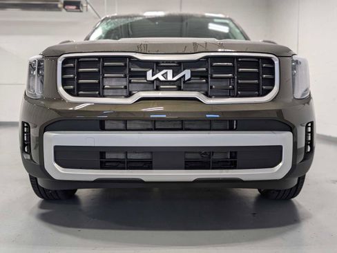 Used 2024 Kia Telluride S w/ S Sunroof Package image 2