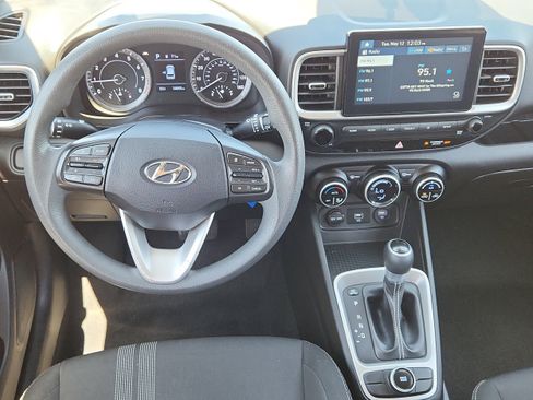 Used 2020 Hyundai Venue SEL FWD image 12