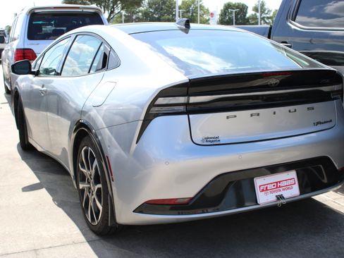Used 2024 Toyota Prius Prime Premium w/ Advanced Technology Package FWD image 5