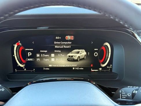 New 2026 Nissan Pathfinder Platinum AWD/4WD image 32