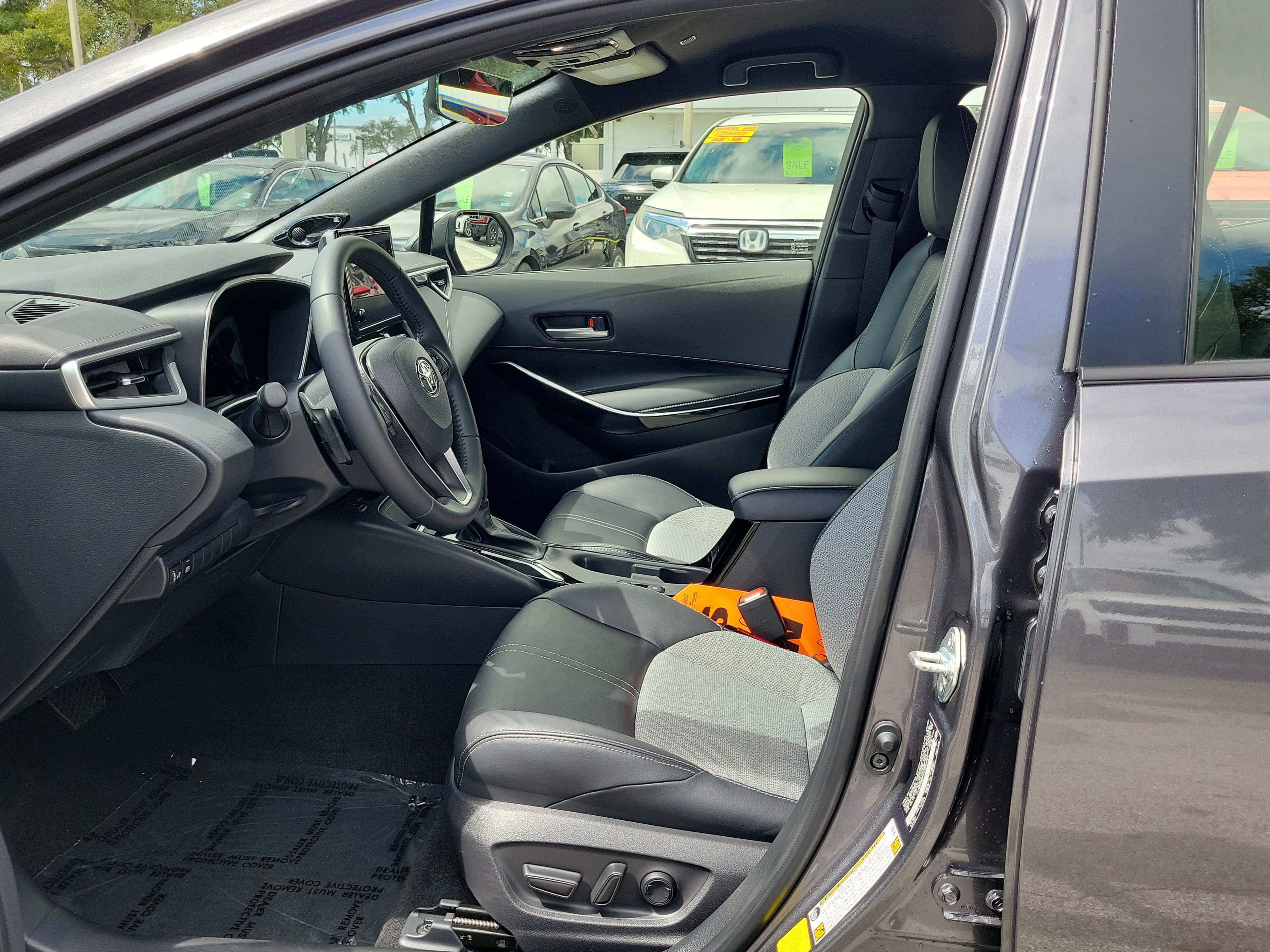 Used 2025 Toyota Corolla XSE FWD image 21