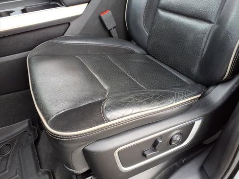 Used 2019 RAM 1500 Laramie image 18