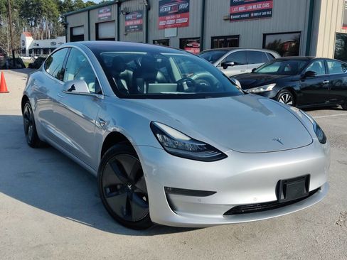 Used 2018 Tesla Model 3 Long Range image 1