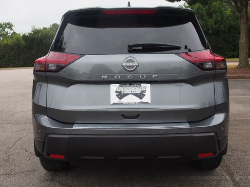 Used 2026 Nissan Rogue SV FWD image 6