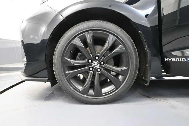 Used 2021 Toyota Sienna XSE FWD image 12