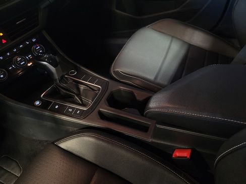 Used 2024 Volkswagen Jetta SE FWD image 26