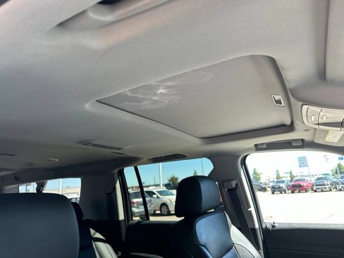 Used 2020 Chevrolet Suburban LT AWD/4WD image 46