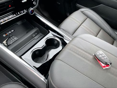 New 2026 Chevrolet Suburban High Country image 8