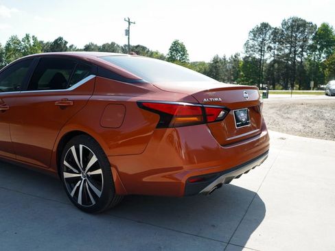 Used 2020 Nissan Altima 2.5 SR w/ Premium Package FWD image 21
