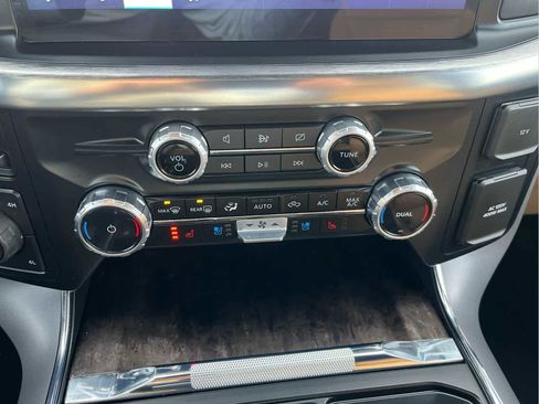 Used 2023 Ford F150 Lariat w/ Equipment Group 502A High image 43