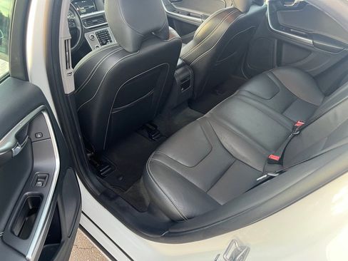 Used 2017 Volvo S60 T5 Dynamic image 14