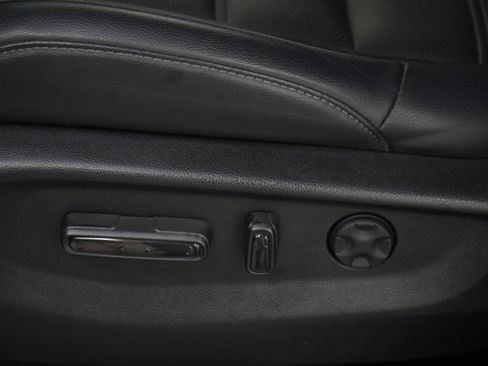 Used 2022 Honda CR-V Touring image 25