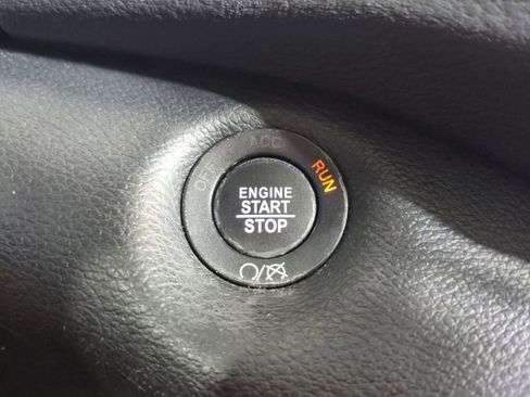 Used 2019 Jeep Cherokee Limited image 37