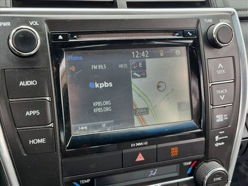 Used 2016 Toyota Camry SE w/ Moonroof Package FWD image 13