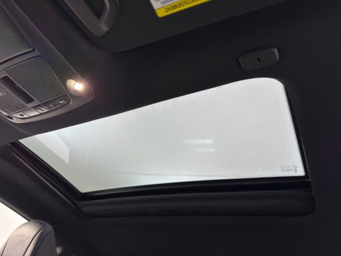 Used 2017 INFINITI Q60 3.0t Sport image 11