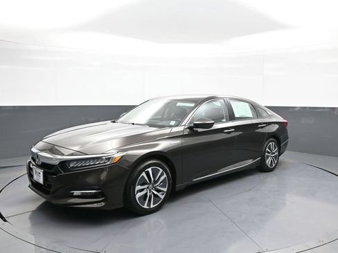 Used 2018 Honda Accord Touring image 10