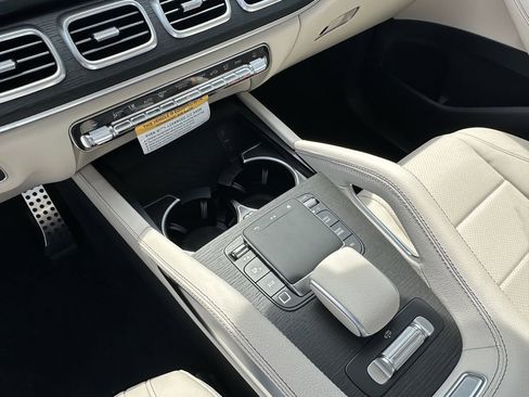 New 2026 Mercedes-Benz GLS 450 4MATIC image 33