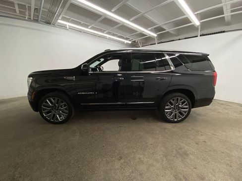 Used 2025 GMC Yukon Denali Ultimate w/ LPO, Floor Liner Package AWD/4WD image 3