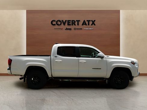 Used 2020 Toyota Tacoma SR5 RWD image 6