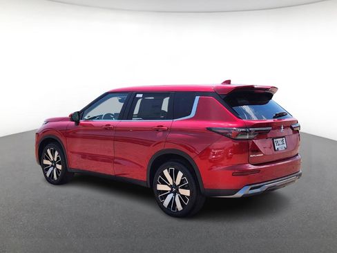 New 2025 Mitsubishi Outlander SE image 4